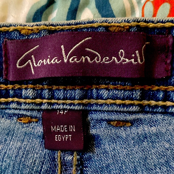 3/$15. Gloria Vanderbilt blue jeans size 14P - Picture 3 of 5